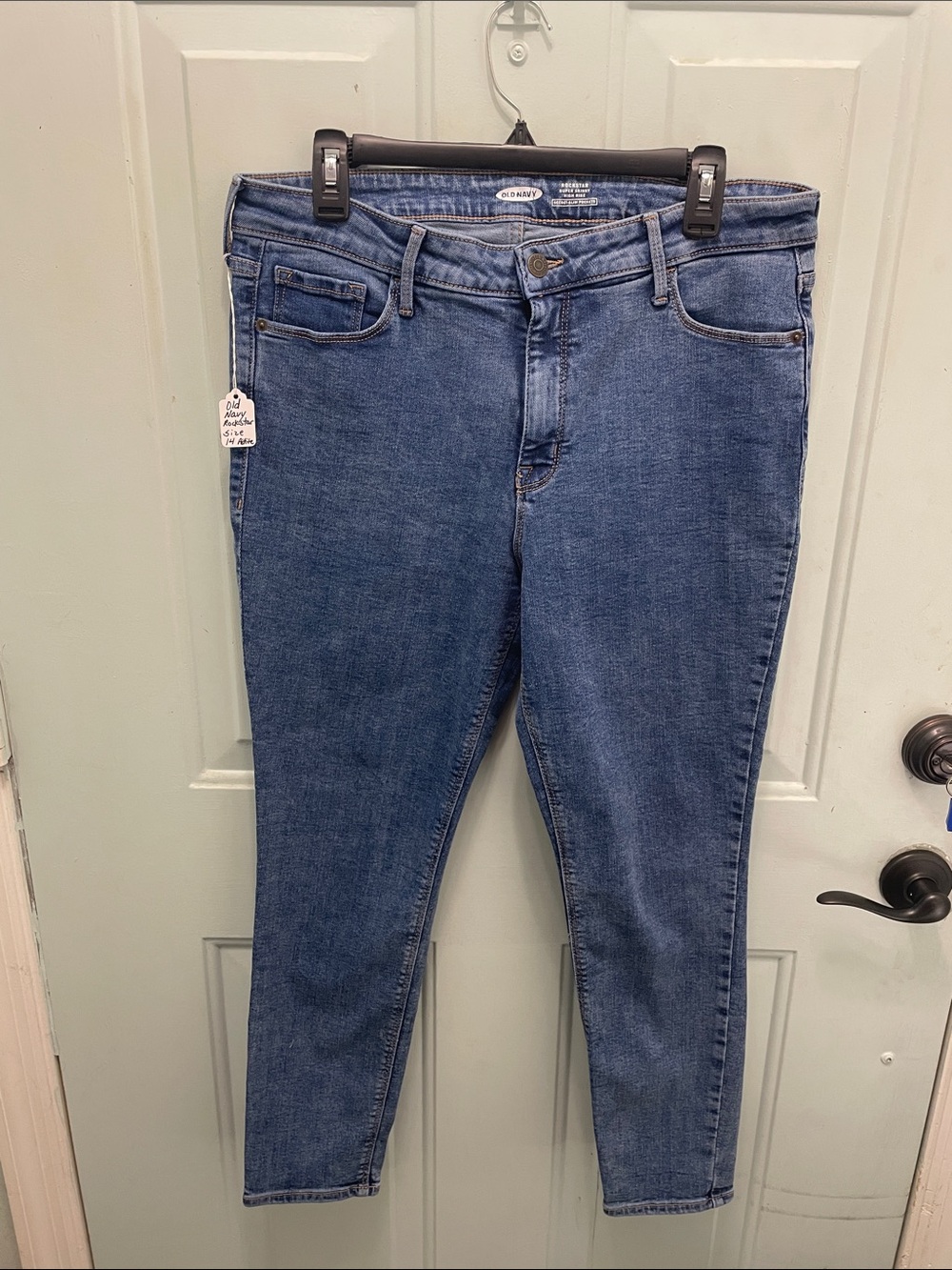 Old Navy Women's Skinny Jeans in Medium Blue